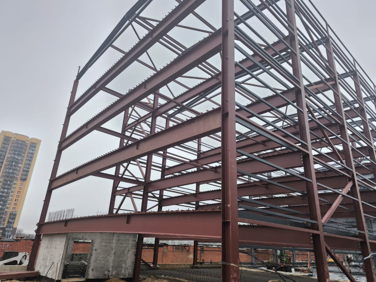 Многоуровневый паркинг со стальным каркасом. Сравнение эффективности и прибыльности для девелопера