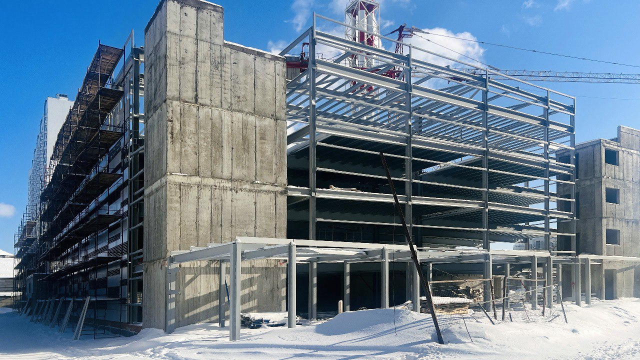 Всесезонность строительства паркинга со стальным каркасом2